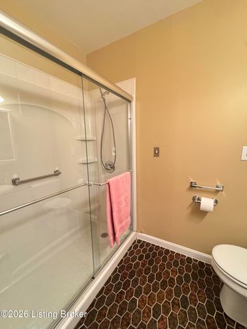 1612 Gardiner Ln 113, Louisville, KY 40205