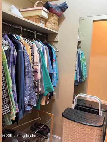 1612 Gardiner Ln 113, Louisville, KY 40205