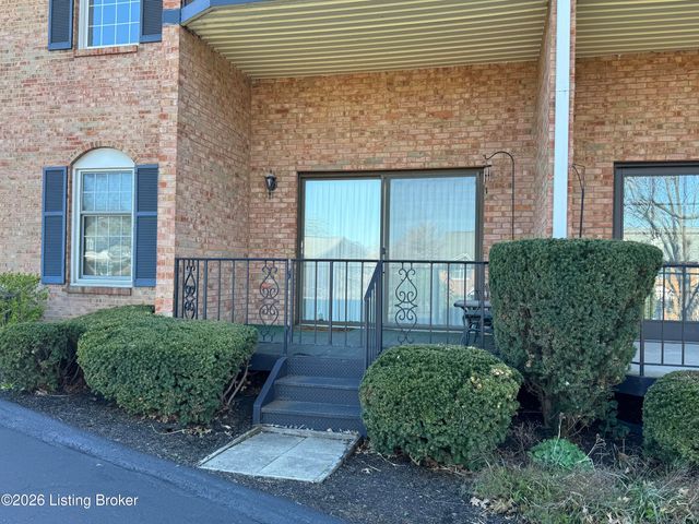 1612 Gardiner Ln 113, Louisville, KY 40205