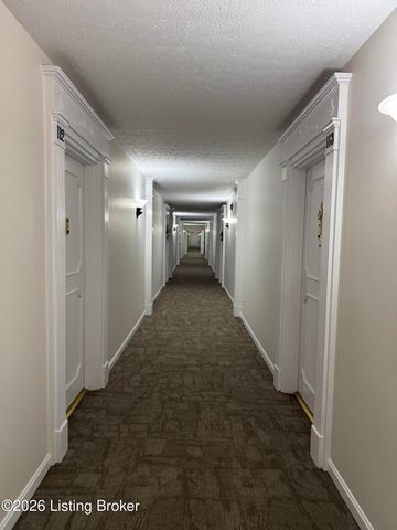 1612 Gardiner Ln 113, Louisville, KY 40205