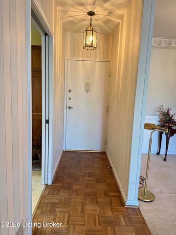 1612 Gardiner Ln 113, Louisville, KY 40205