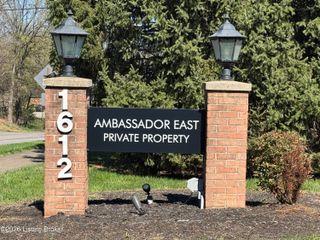 1612 Gardiner Ln 113, Louisville, KY 40205