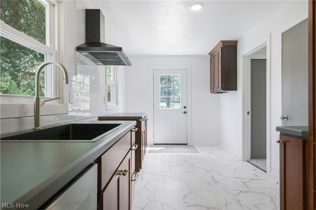 2430 S Columbus Road, Wooster, OH 44691