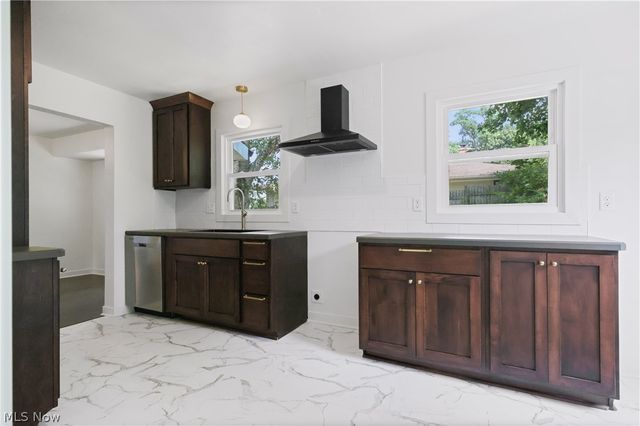 2430 S Columbus Road, Wooster, OH 44691