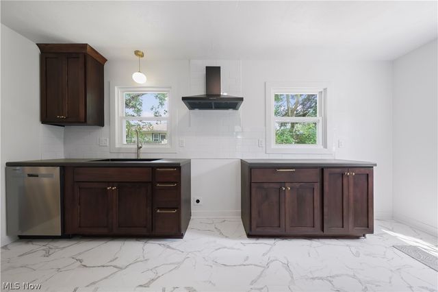 2430 S Columbus Road, Wooster, OH 44691