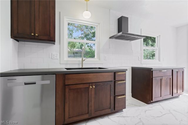 2430 S Columbus Road, Wooster, OH 44691