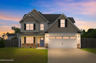 605 Coral Reef Court, Sneads Ferry, NC 28460
