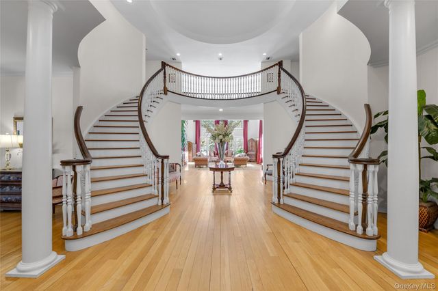 11 Danton Lane N, Lattingtown, NY 11560