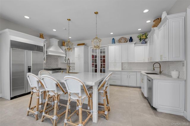 11 Danton Lane N, Lattingtown, NY 11560