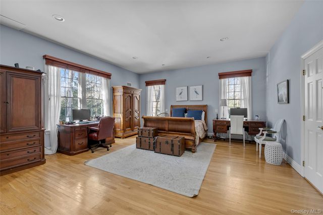 11 Danton Lane N, Lattingtown, NY 11560