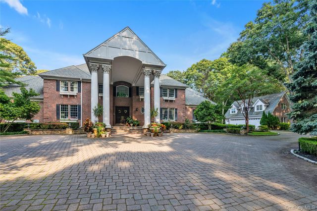 11 Danton Lane N, Lattingtown, NY 11560