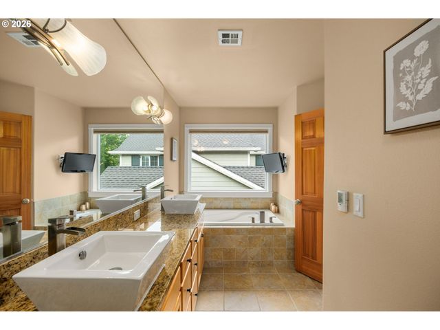 16368 Nw GRAF St, Portland, OR 97229