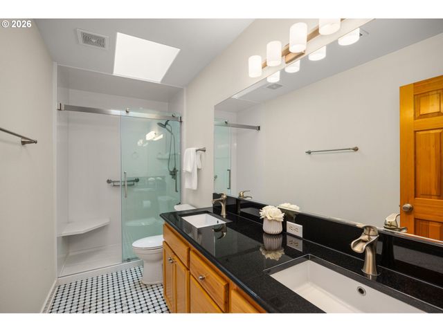 16368 Nw GRAF St, Portland, OR 97229