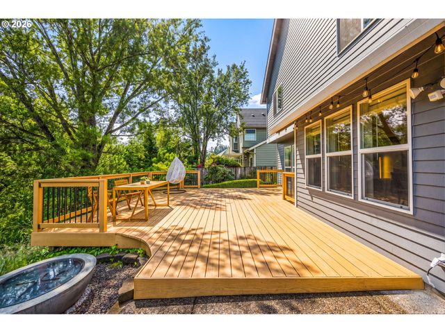 16368 Nw GRAF St, Portland, OR 97229