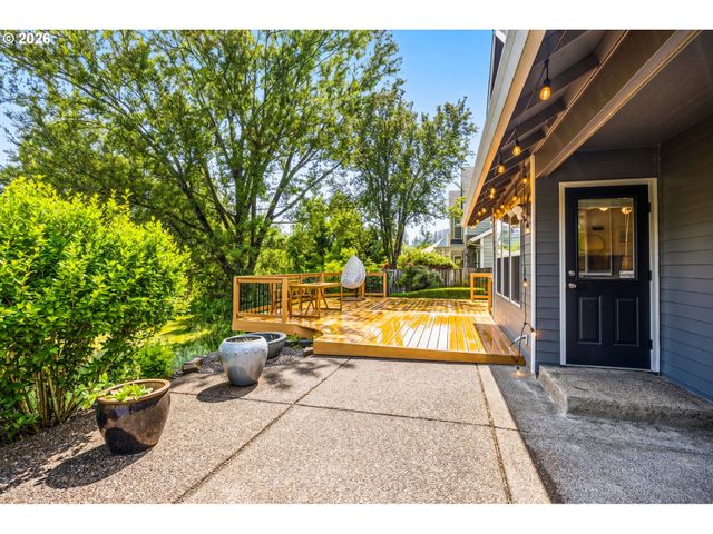 16368 Nw GRAF St, Portland, OR 97229