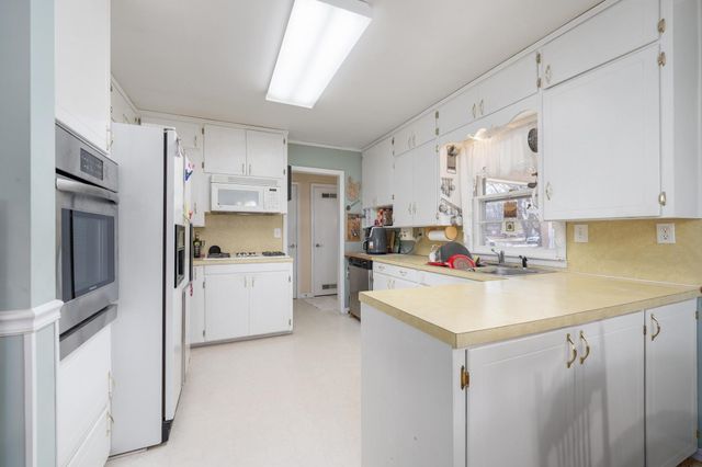 1912 Walnut St, Harper, KS 67058