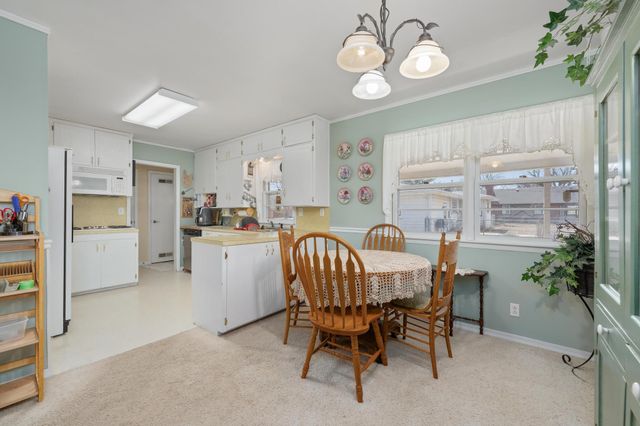 1912 Walnut St, Harper, KS 67058