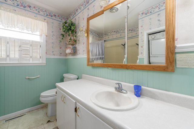 1912 Walnut St, Harper, KS 67058