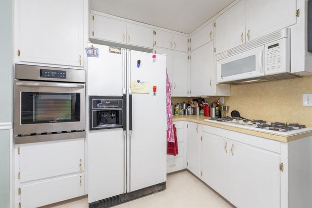 1912 Walnut St, Harper, KS 67058