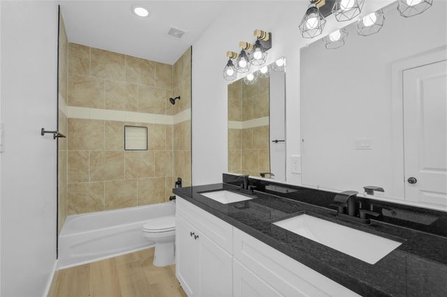 8410 Sunnyhill Street, Houston, TX 77088