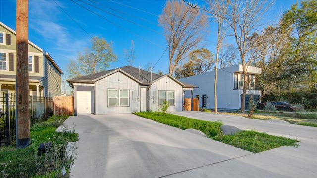 8410 Sunnyhill Street, Houston, TX 77088