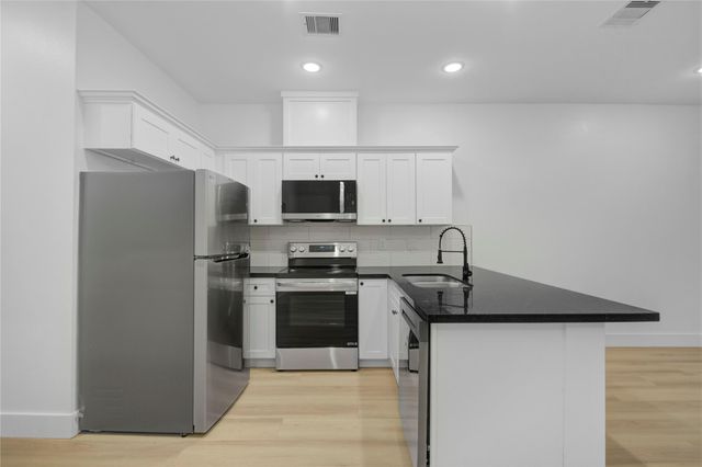 8410 Sunnyhill Street, Houston, TX 77088