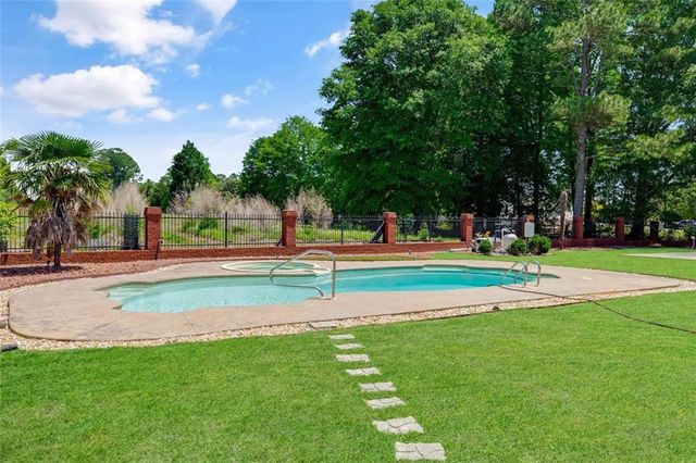 3030 Berry Road, Loganville, GA 30052