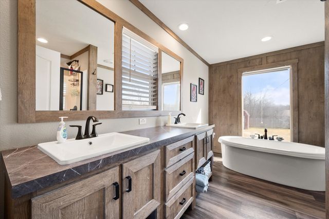 216 SE County Road 3048a, Corsicana, TX 75109