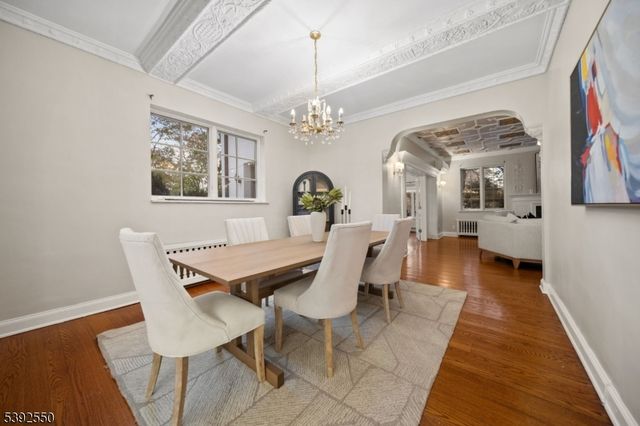 3 Serafin Pl, Glen Rock Boro, NJ 07452