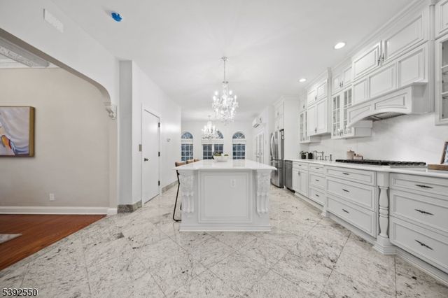 3 Serafin Pl, Glen Rock Boro, NJ 07452