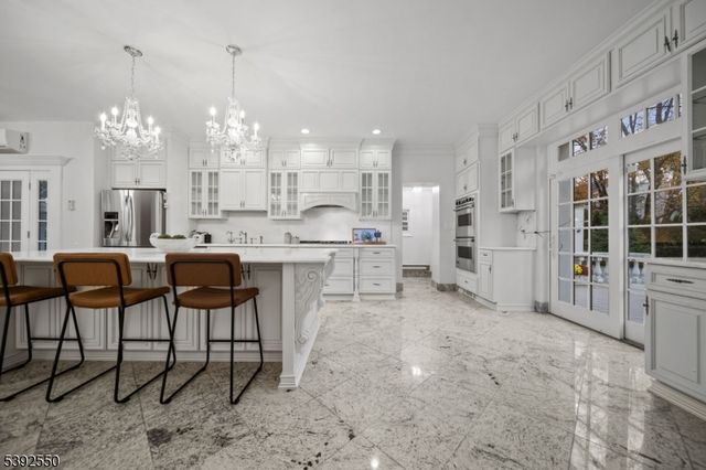 3 Serafin Pl, Glen Rock Boro, NJ 07452