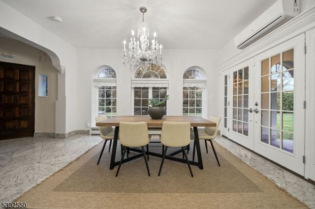 3 Serafin Pl, Glen Rock Boro, NJ 07452