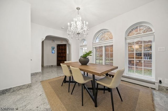 3 Serafin Pl, Glen Rock Boro, NJ 07452