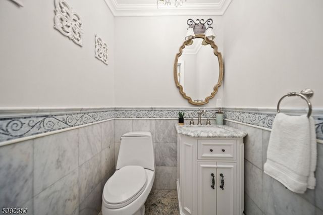 3 Serafin Pl, Glen Rock Boro, NJ 07452