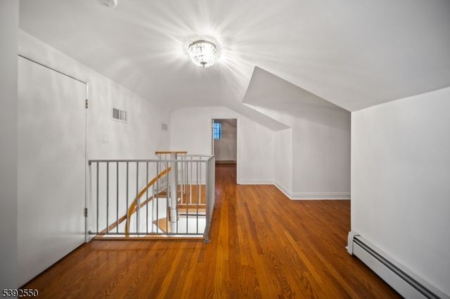 3 Serafin Pl, Glen Rock Boro, NJ 07452