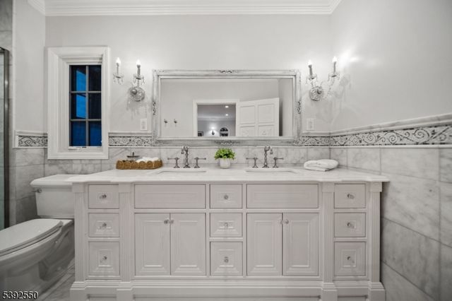 3 Serafin Pl, Glen Rock Boro, NJ 07452