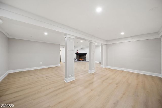 3 Serafin Pl, Glen Rock Boro, NJ 07452