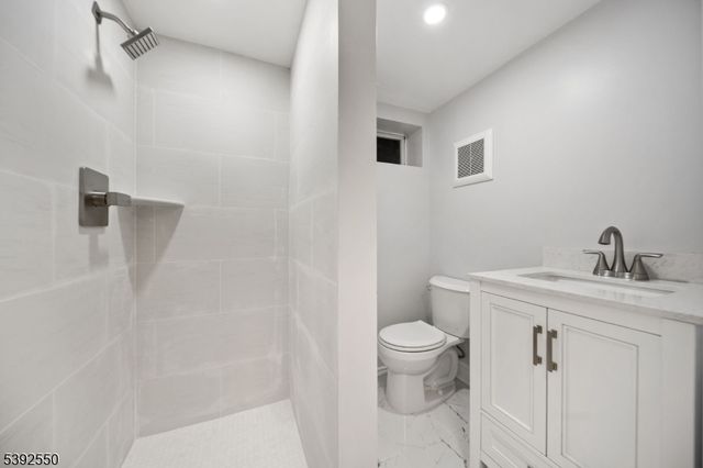 3 Serafin Pl, Glen Rock Boro, NJ 07452