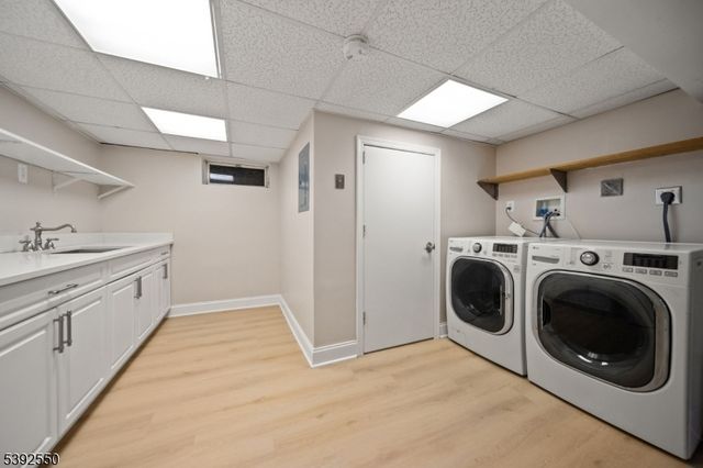 3 Serafin Pl, Glen Rock Boro, NJ 07452