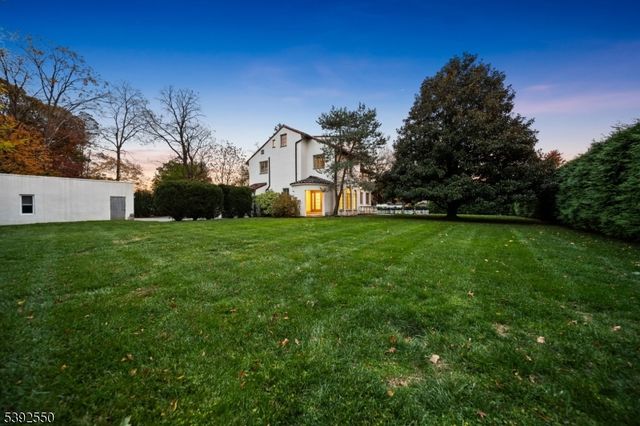 3 Serafin Pl, Glen Rock Boro, NJ 07452