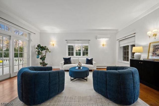 3 Serafin Pl, Glen Rock Boro, NJ 07452