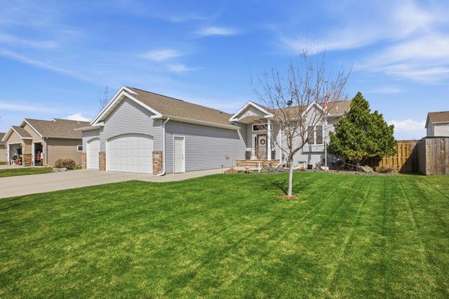 3644 Taylor Street S, Fargo, ND 58104