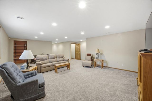 3644 Taylor Street S, Fargo, ND 58104
