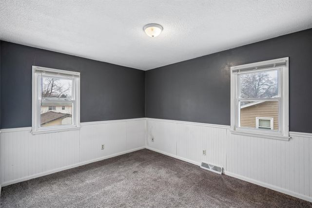 4320 66th Street, Urbandale, IA 50322