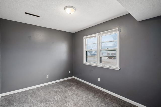 4320 66th Street, Urbandale, IA 50322