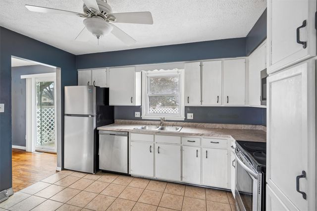 4320 66th Street, Urbandale, IA 50322