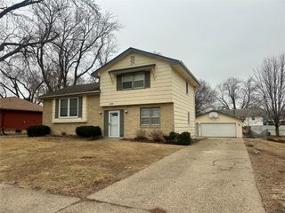 4320 66th Street, Urbandale, IA 50322