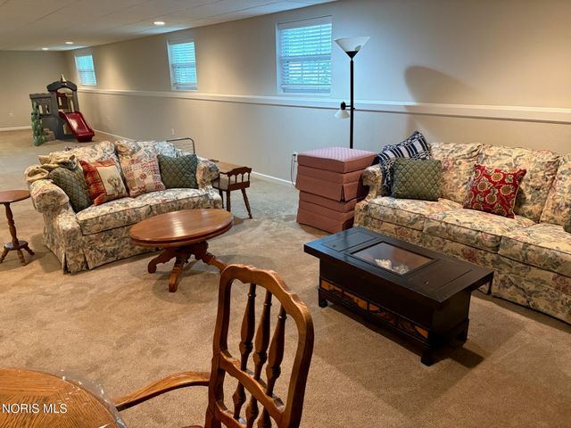 629 High Pines Drive, Toledo, OH 43615