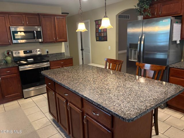629 High Pines Drive, Toledo, OH 43615