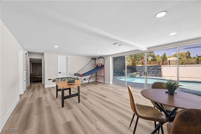 3482 Pueblo Way, Las Vegas, NV 89169